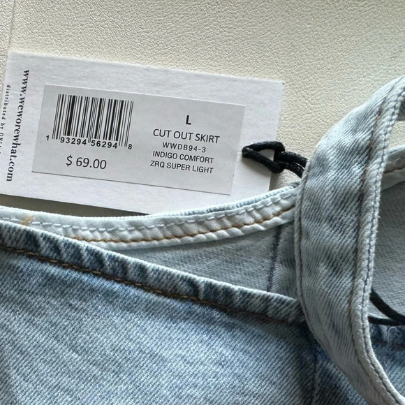 Weworewhat Side Cutout Denim Mini Skirt Large - Picture 7 of 7